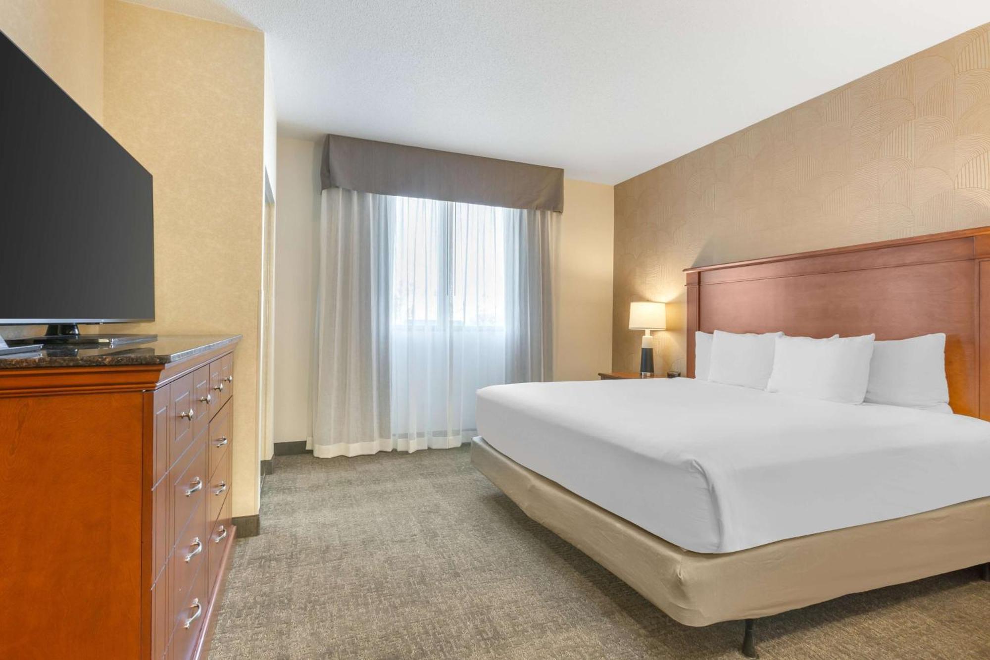 Drury Plaza Hotel Phoenix Tempe Bagian luar foto